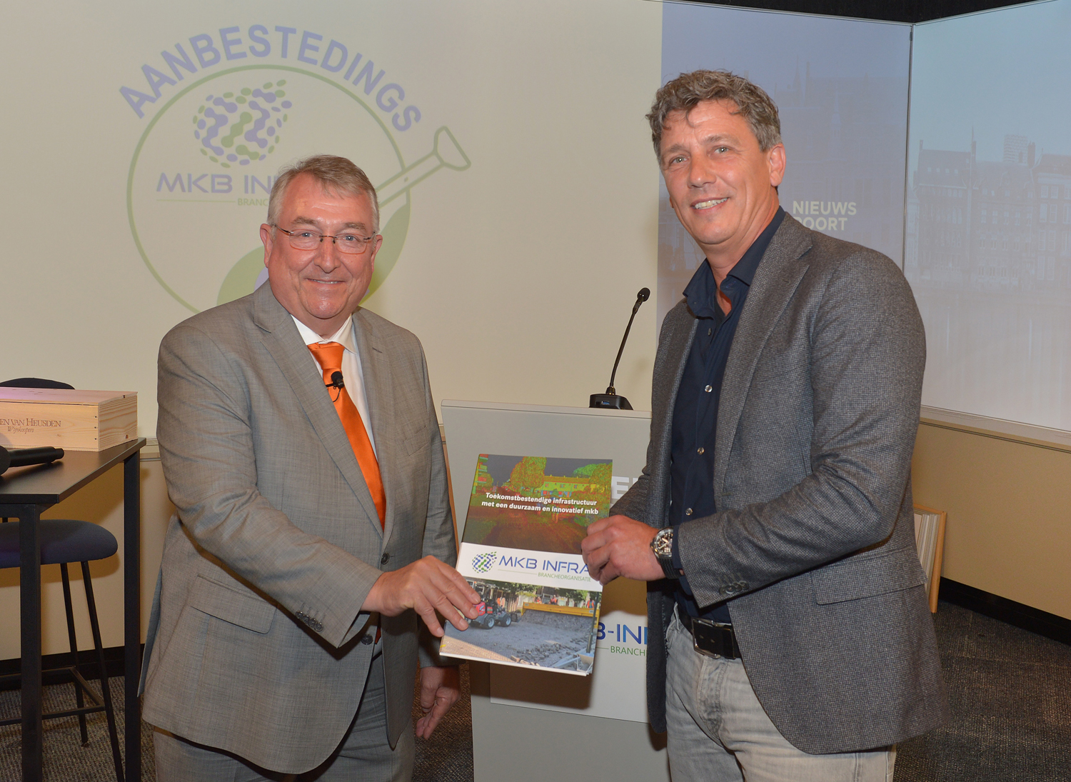 Philip van Nieuwenhuizen (links)